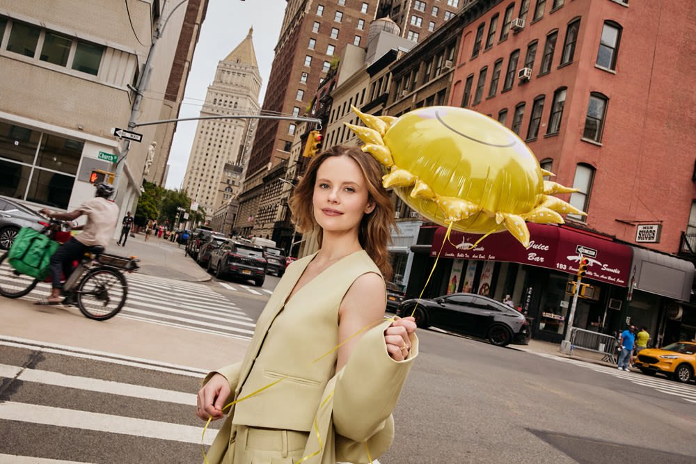 Sarah Ramos on The Bear, Beauty Experiments, and Learning to Chill